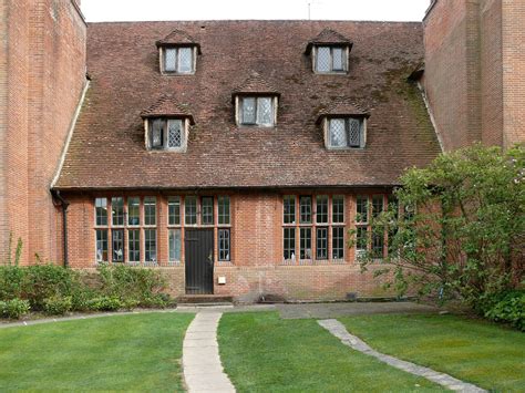  Lutyens: Architect & Visionary - Unveiling the Legacy of an Architectural Giant